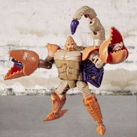 Transformers PREDACON Sandstorm Legacy Collection Figure NEW - Picture 2 of 7
